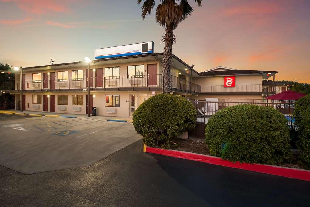 Motel Red Roof San Antonio E - Frost Bank Center Exterior foto